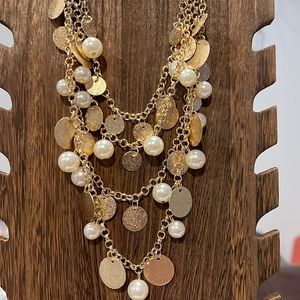 La Primera New York 17” Faux Pearl and Gold 4 Layered Necklace- Lot 626